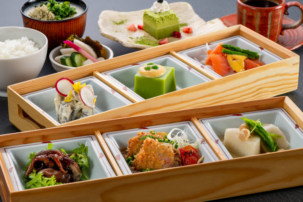 土房4月旬彩弁当