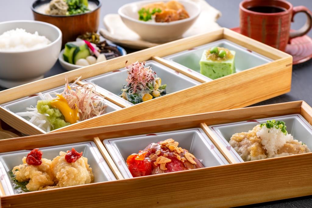 土房旬彩弁当