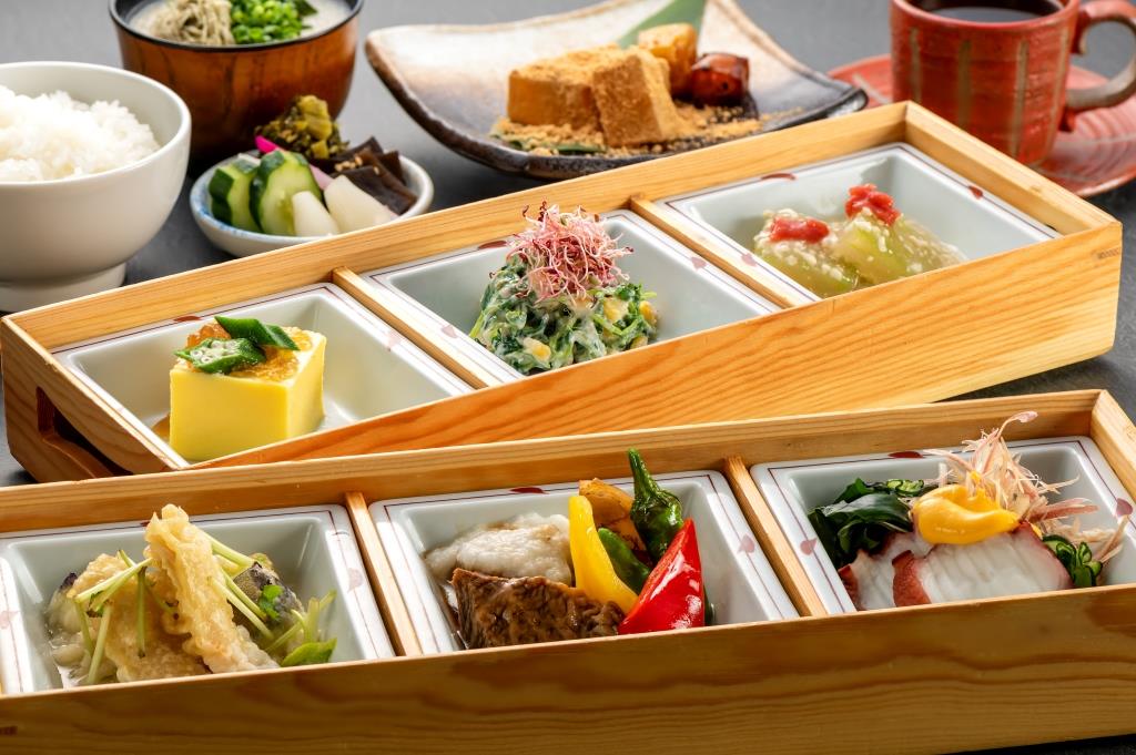 土房旬彩弁当